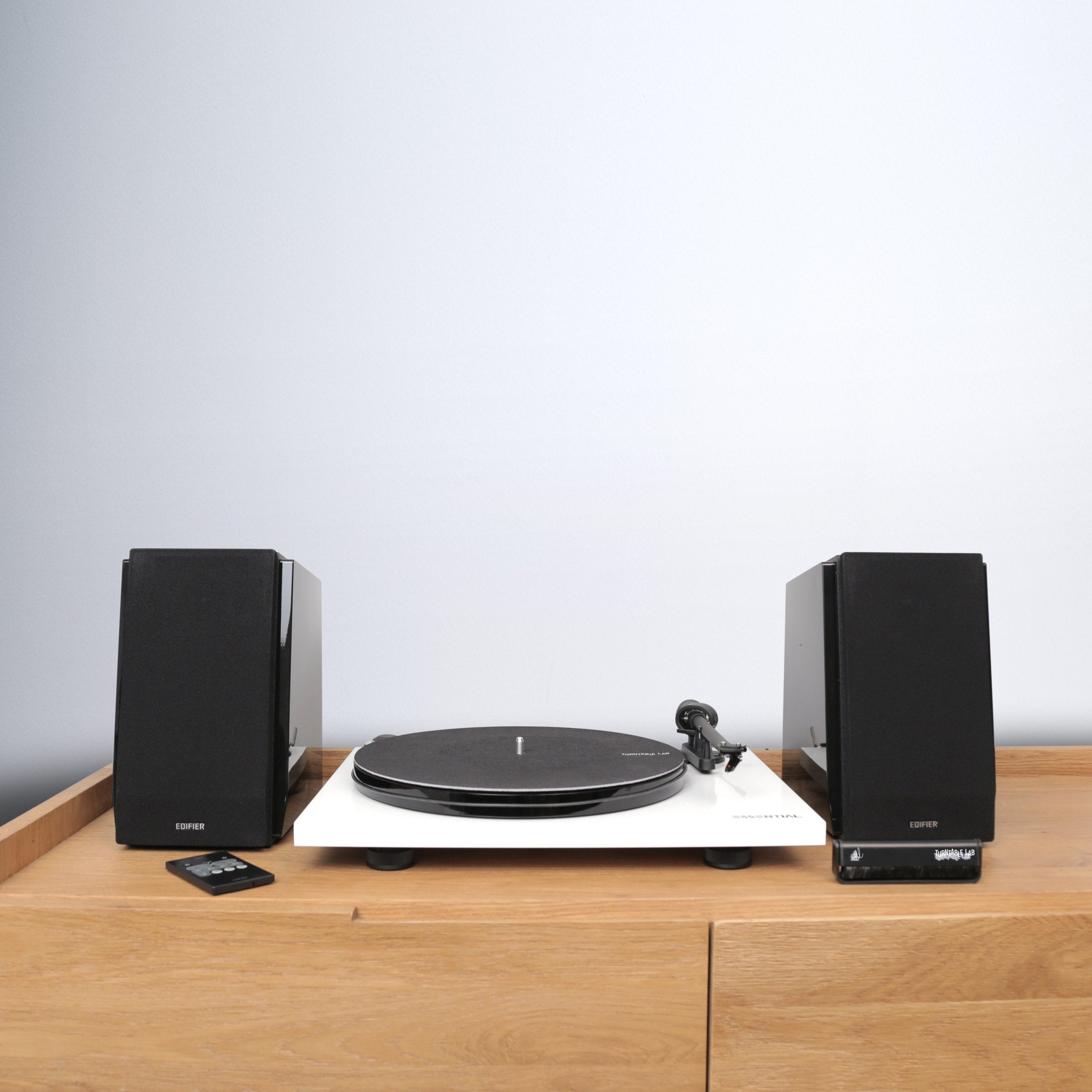 Pro-Ject: Essential III Phono / Edifier R1850DB / Turntable Package (TTL Setup)