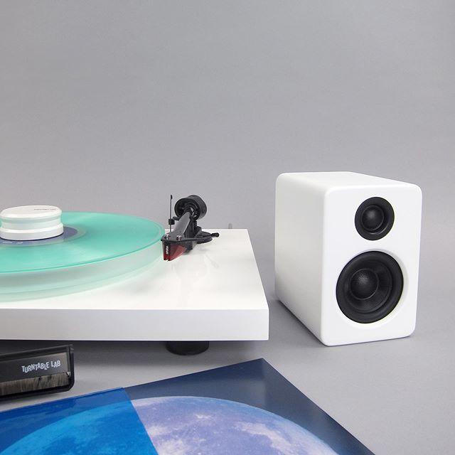 Kanto: S2 Desktop Speaker Stands for YU2  (White / Pair)