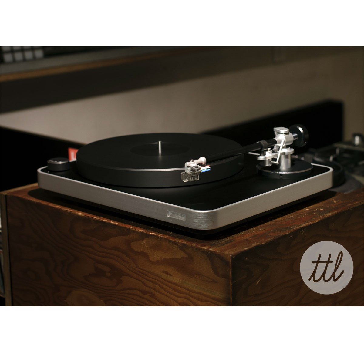Clearaudio: Concept Turntable - Concept Tonearm / Concept MC Cartridge
