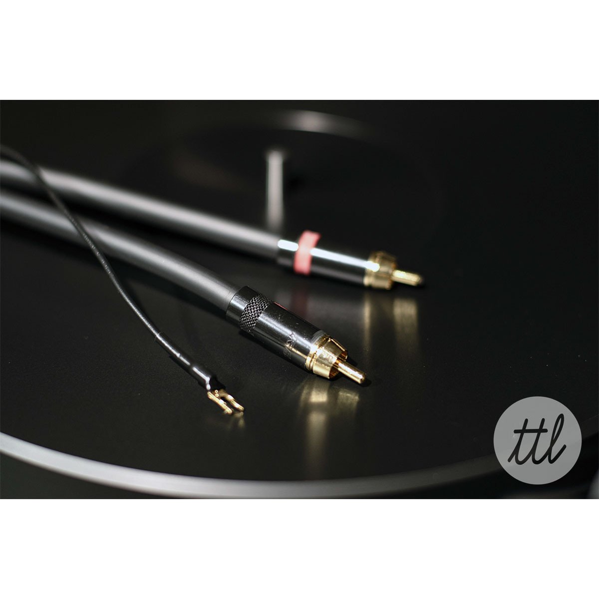 Clearaudio: Concept Turntable - Concept Tonearm / Concept MC Cartridge