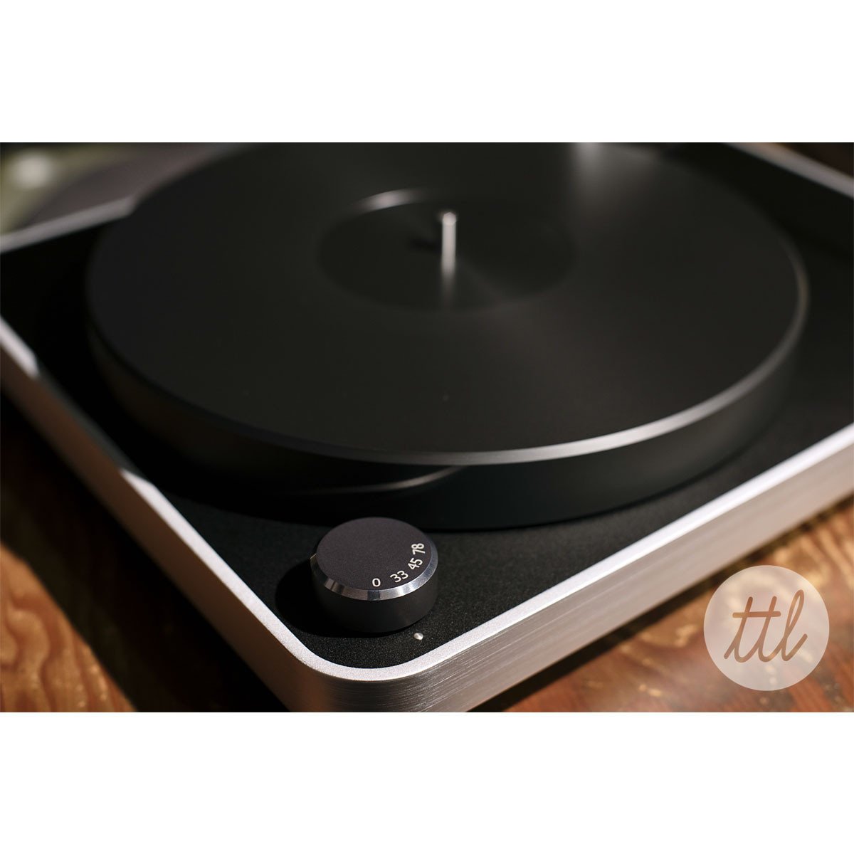 Clearaudio: Concept Turntable - Concept Tonearm / Concept MC Cartridge