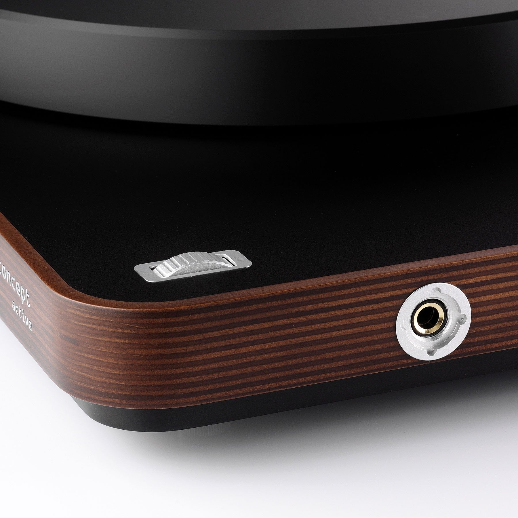 Clearaudio: Concept Active Wood Turntable - Dark Wood