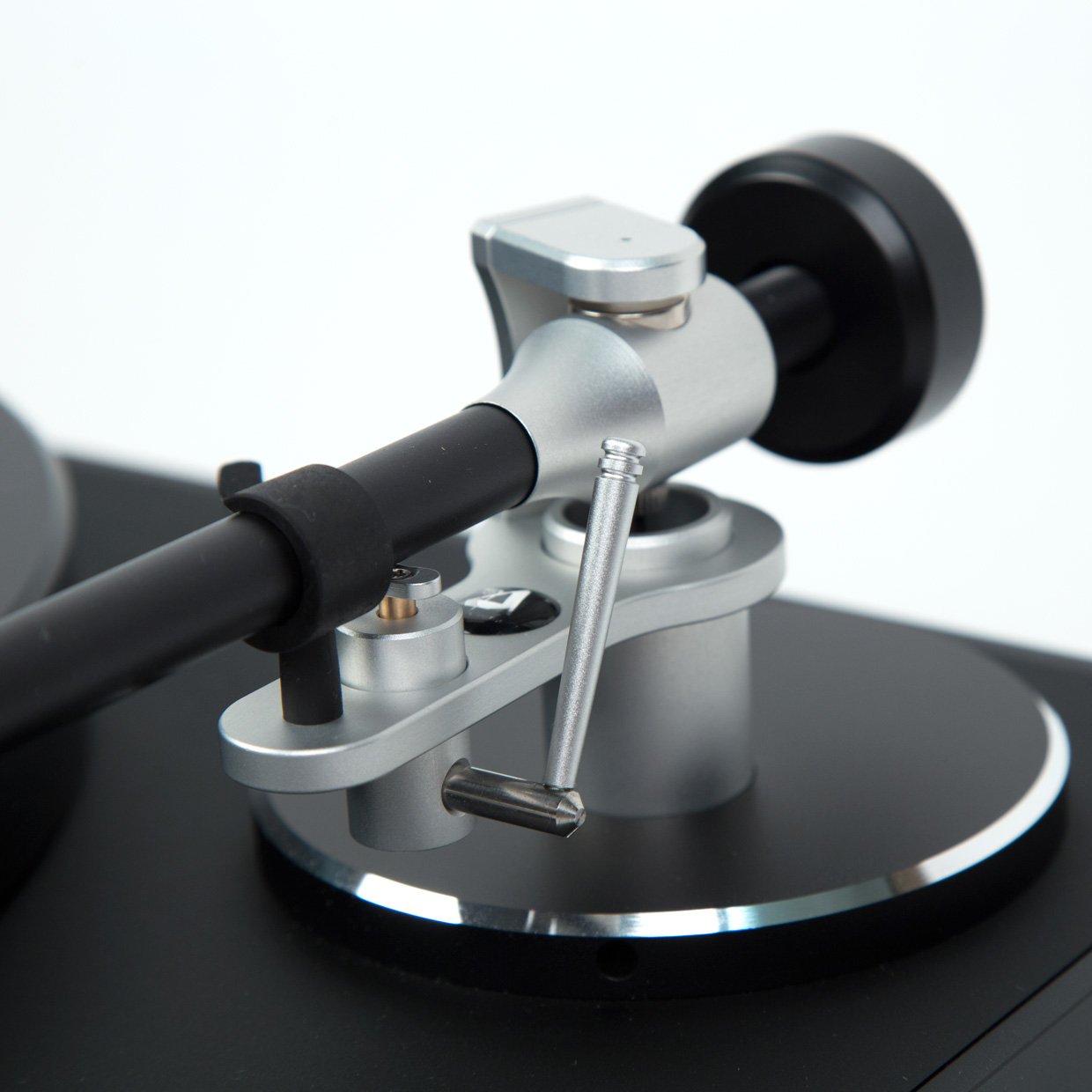 Clearaudio: Concept Black Turntable - Concept Tonearm / Concept MC Cartridge