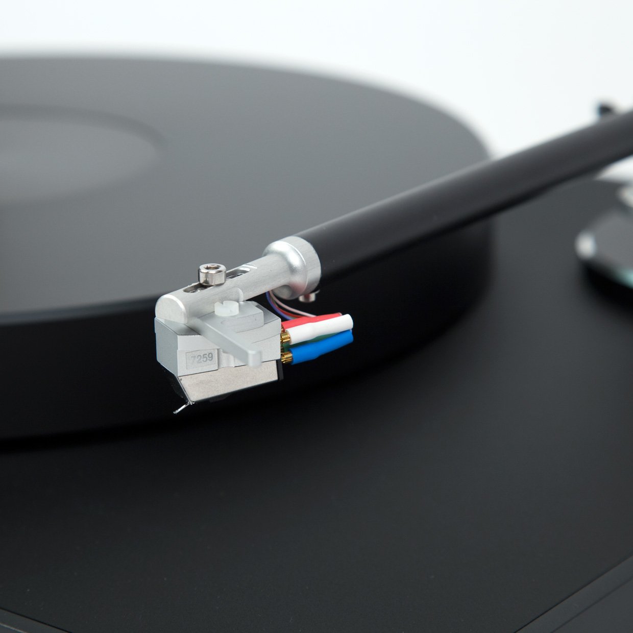 Clearaudio: Concept Black Turntable - Concept Tonearm / Concept MM Cartridge