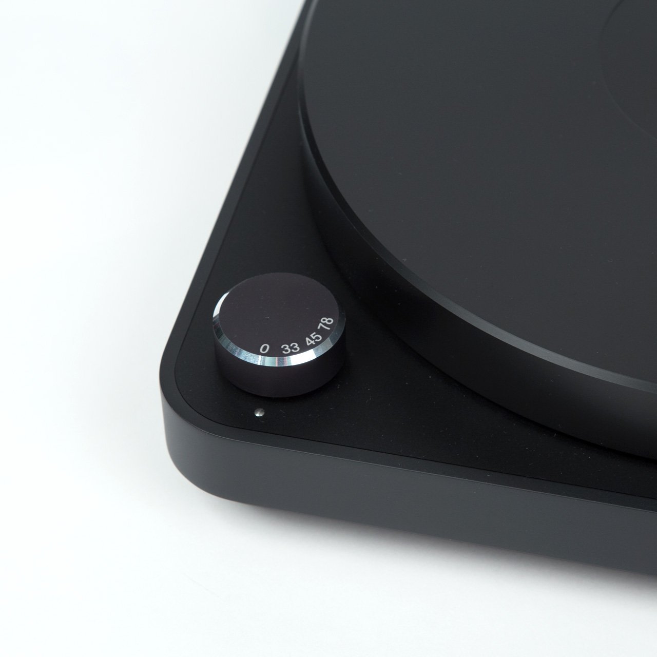 Clearaudio: Concept Black Turntable - Concept Tonearm / Concept MC Cartridge