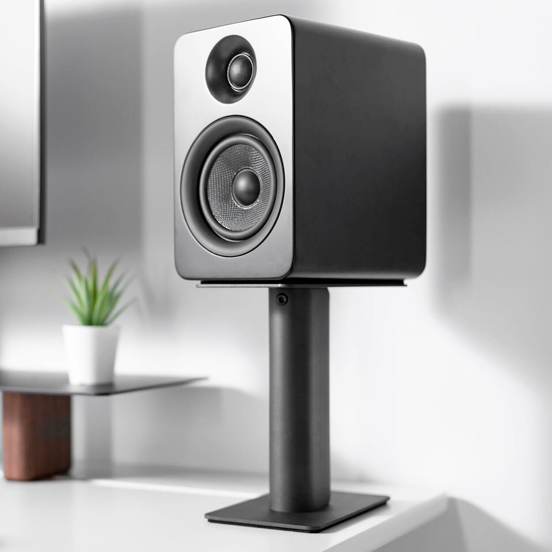 Kanto: SP9 Desktop Speaker Stands for YU2 / YU4 (9" Height / Black / Pair)