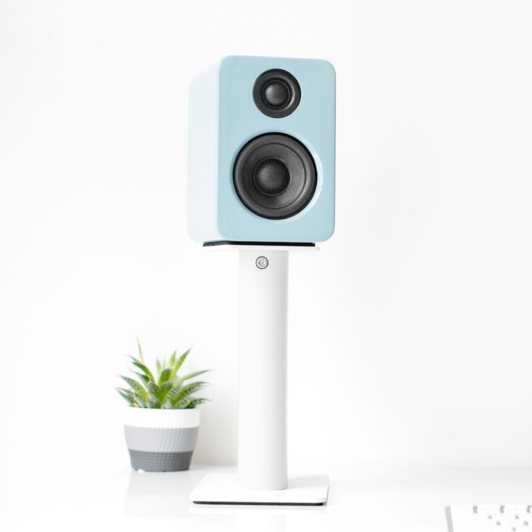 Kanto: SP9 Desktop Speaker Stands for YU2 / YU4 (9" Height / White / Pair)