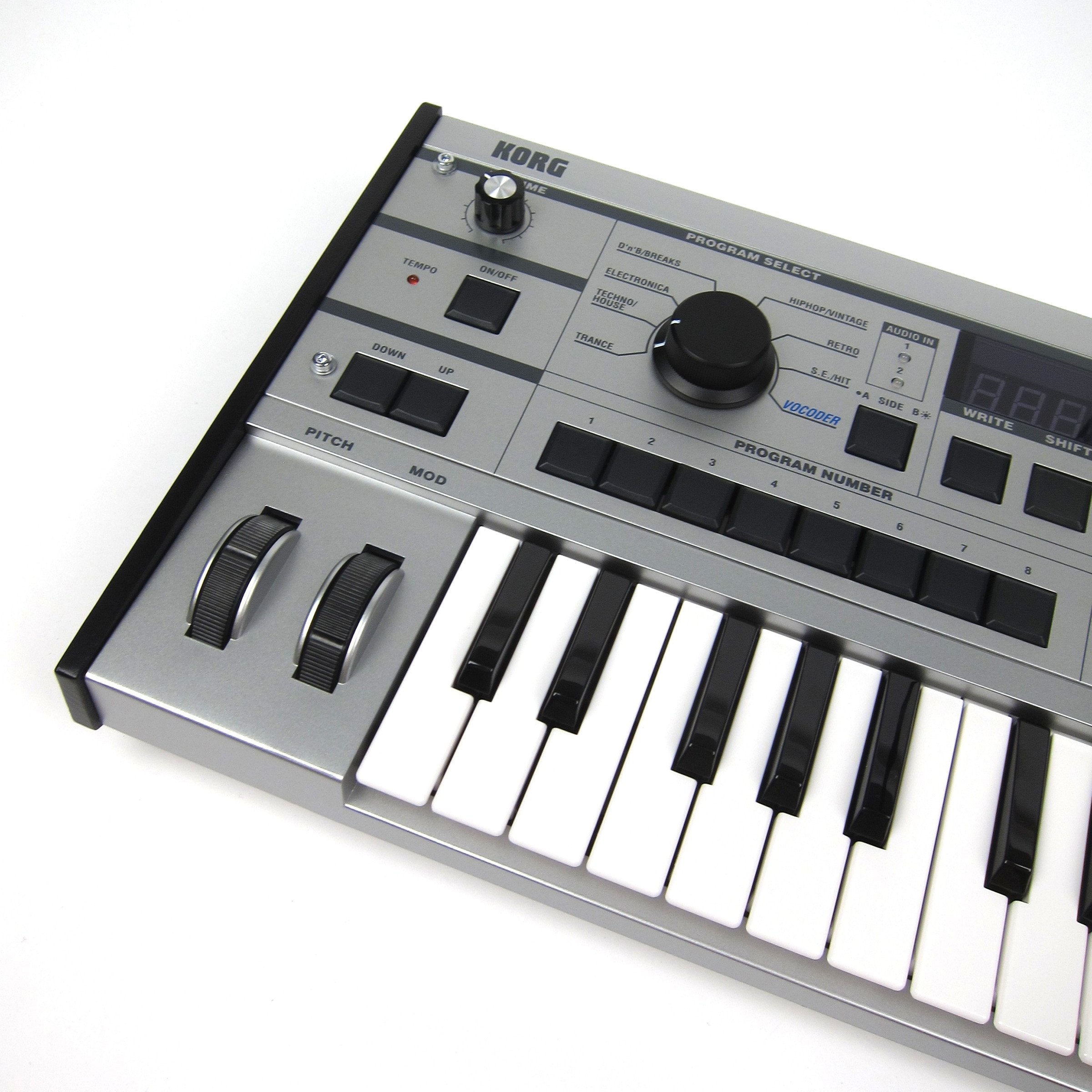 Korg: microKORG Synthesizer - Platinum Limited Edition