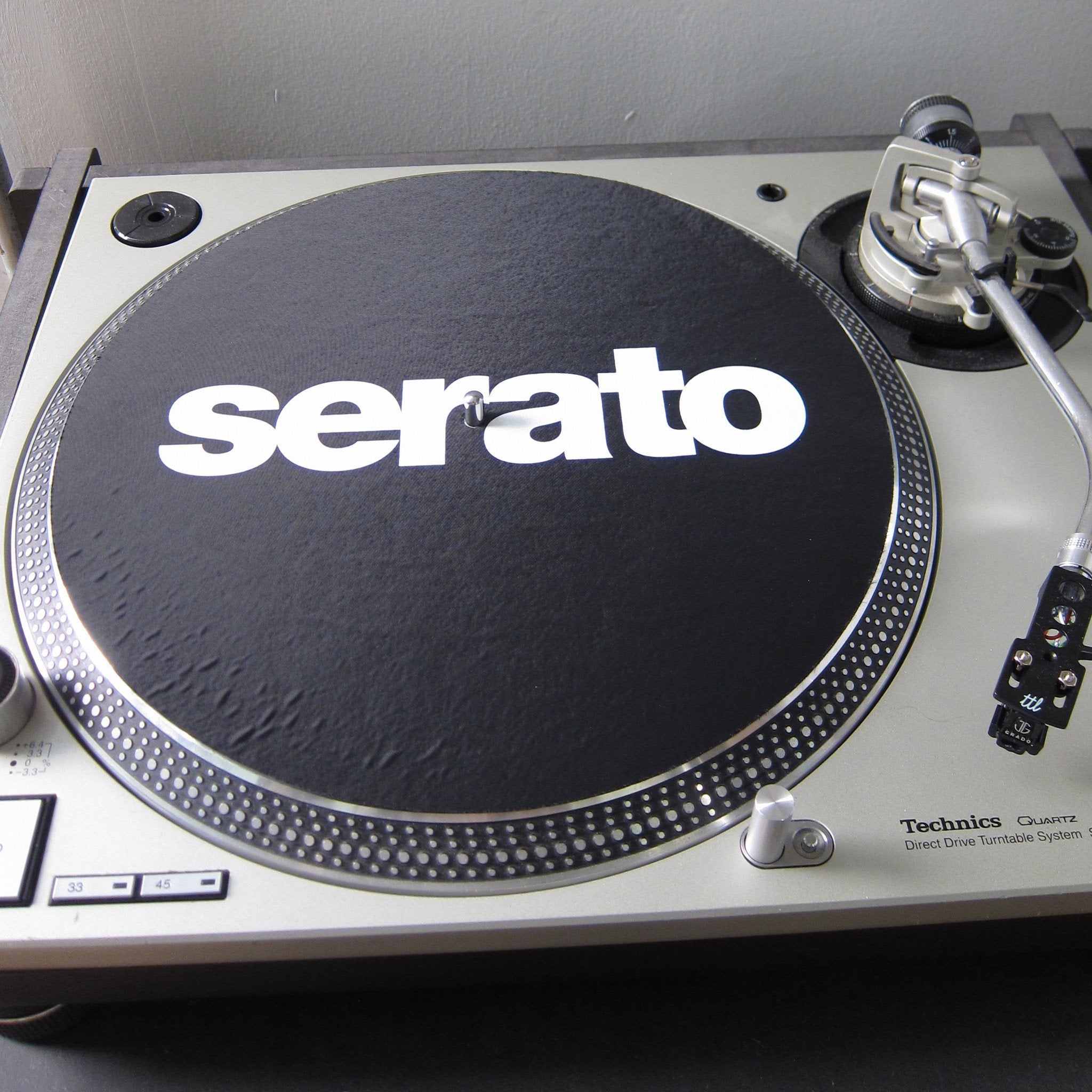 Serato: Official Butter Rugs Slipmats - Black (Pair)