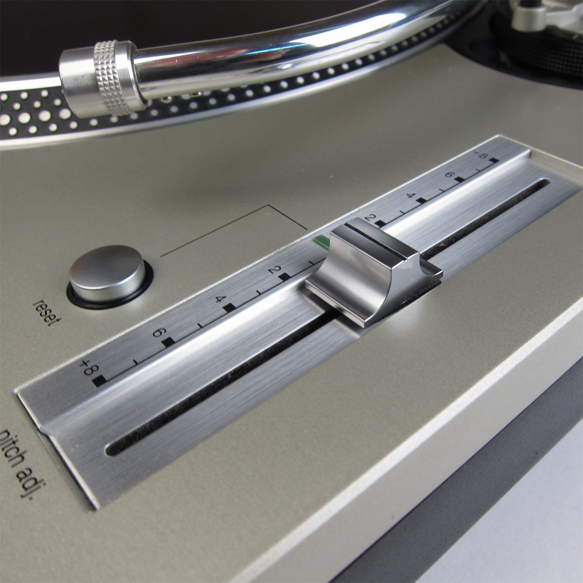 Technics: SL-1200MK5 Turntable - MCC Refurbished pitch