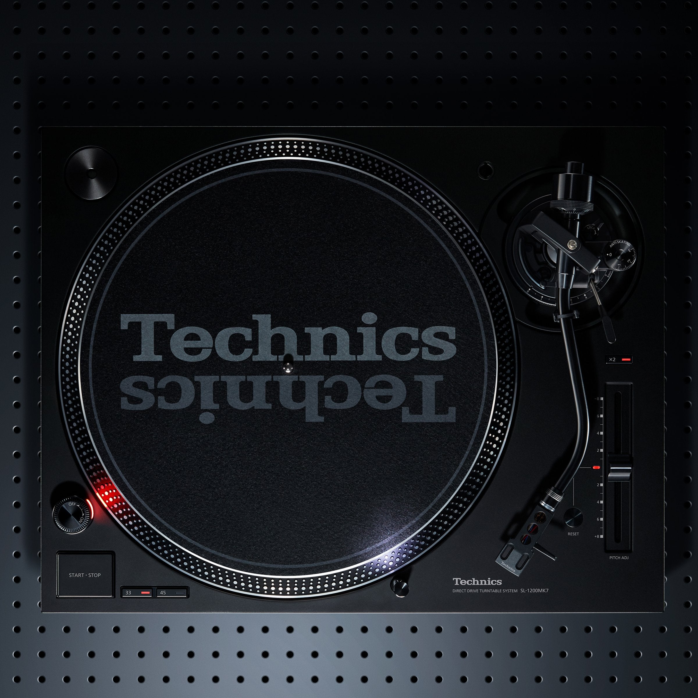 Technics: SL-1200 MK7 Turntable