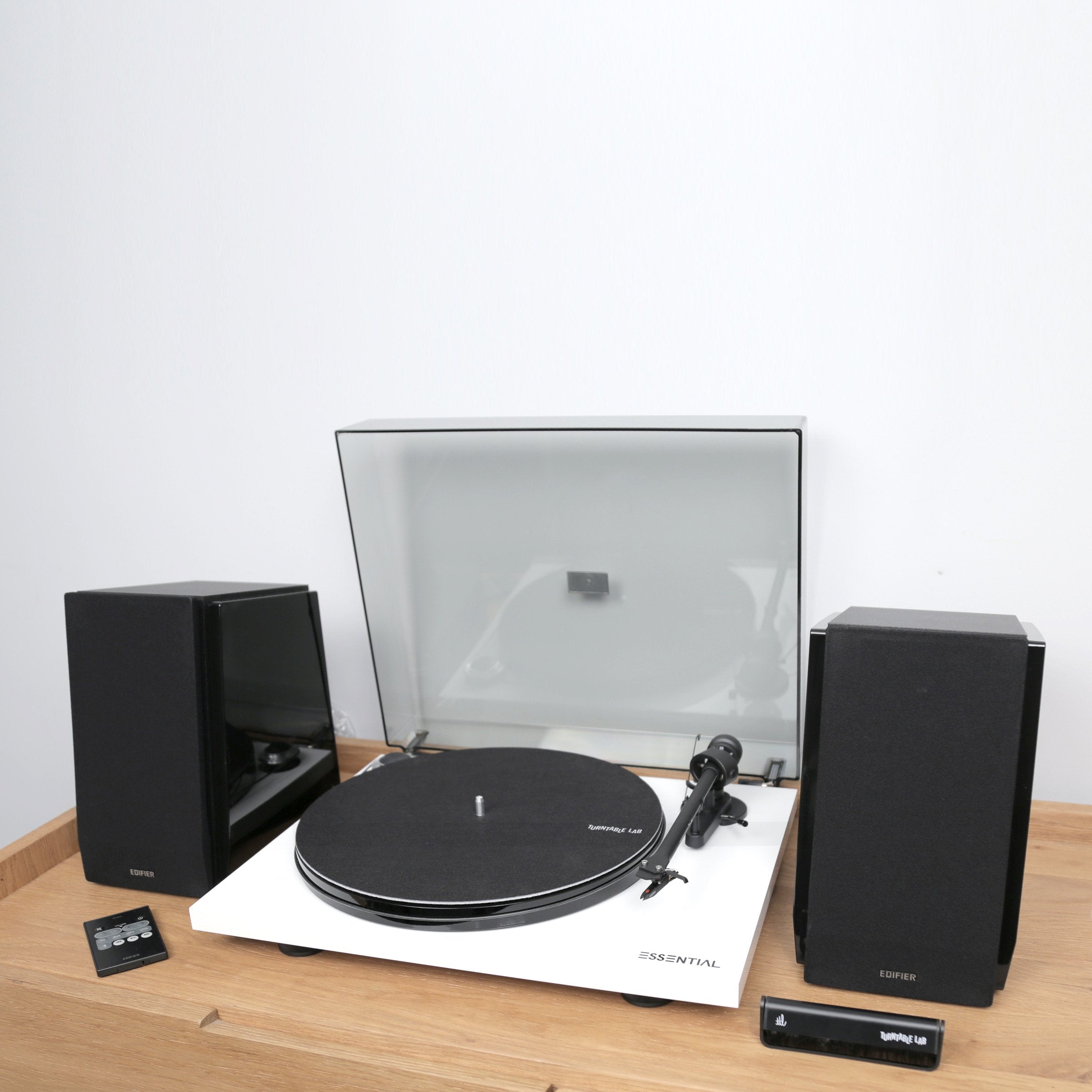 Pro-Ject: Essential III Phono / Edifier R1850DB / Turntable Package (TTL Setup)